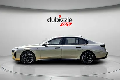 AED 4027/month | 2023 BMW 7-Series 740i | GCC Specs | Ref#482783