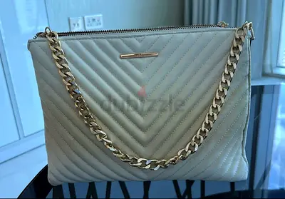 Aldo quilted shoulder bag with gold chain strap