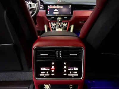صورة 10 لـ 2022 Porsche CAYENNE