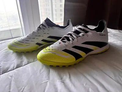 ADIDAS PREDATOR - TURF BOOTS