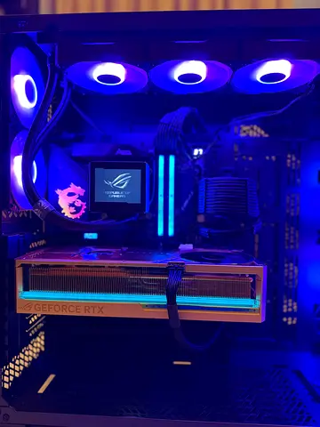 RTX 5090 Dhahab - Gaming Setup