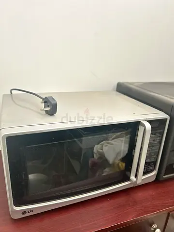 LG Countertop Microwave Oven - Good Working Condition