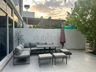 Outdoor patio corner sofa set with stools and dining table - excellent condition