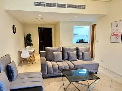 Female room DIFC - move in today!