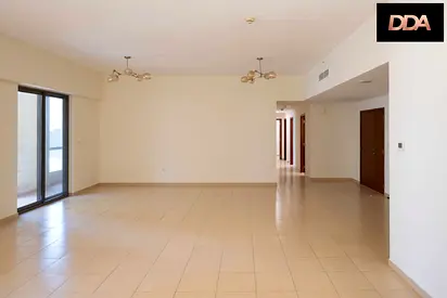 BEACHSIDE LIVING | LARGE LAYOUT | VACANT | 4BR