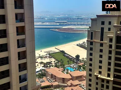 BEACHSIDE LIVING | LARGE LAYOUT | VACANT | 4BR