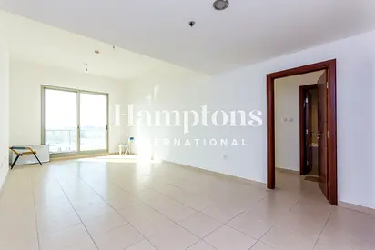 Rented |Closed Kitchen |Community View |Big layout