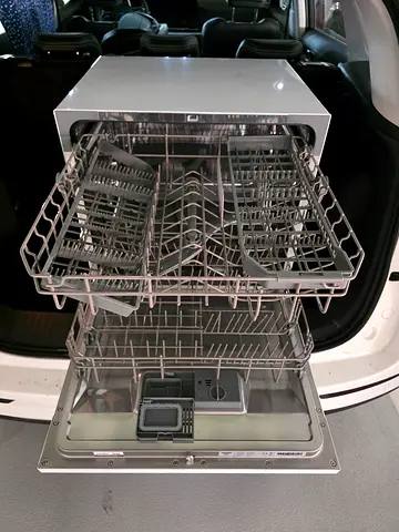 Small barely used dishwasher for sale. 20L