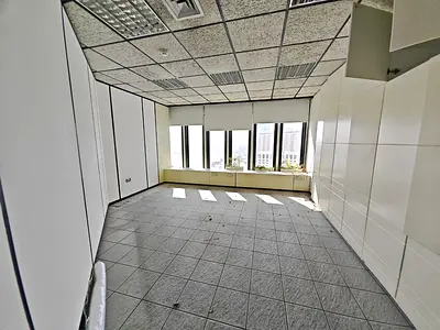 Office Near Union Metro | 1,275 SqFt | Deira