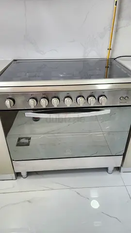 Indesit Freestanding Gas Cooker with Oven - 5 Burners, Glass Lid, Great Condition