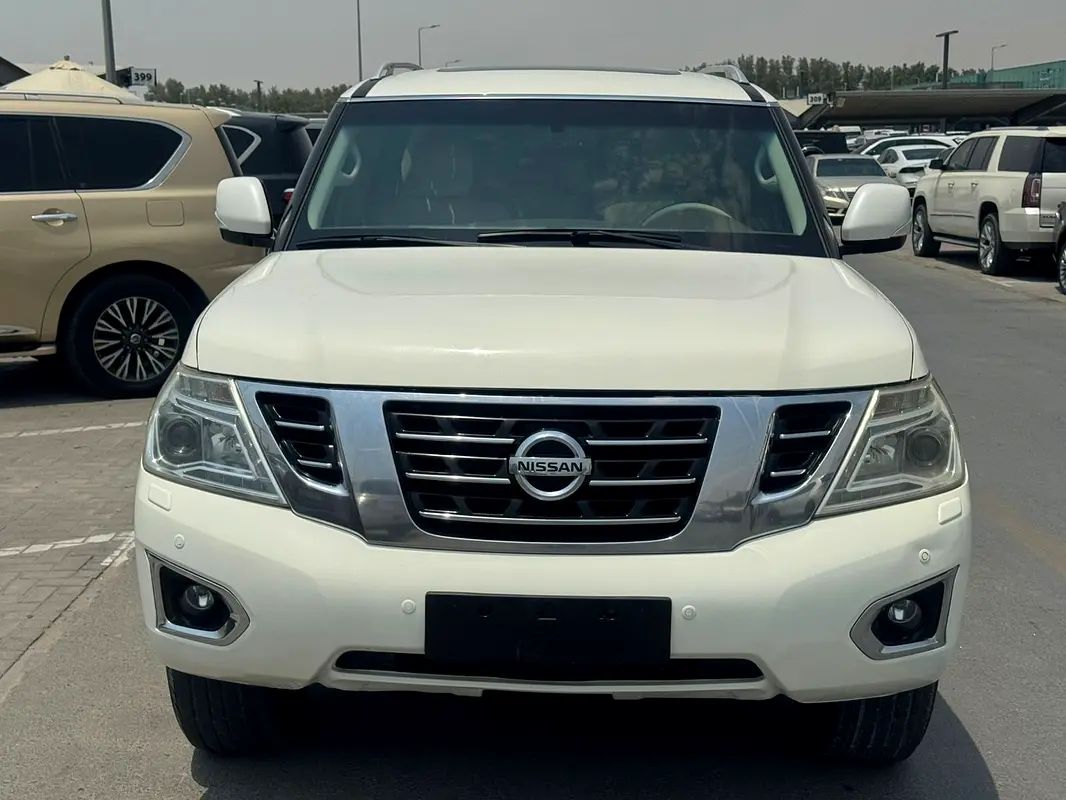 Nissan Patrol 2015 — photo 1 of 9