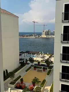 Community and Sea View | Open-Plan Layout
