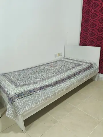 2 units- Single white wooden beds with headboard and mattresses - different sizes
