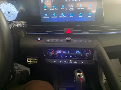 2024 Hyundai ELANTRA — миниатюра 11