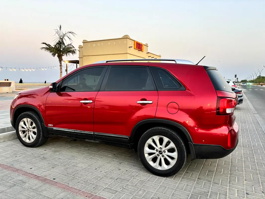 Kia Sorento 2014 — photo 1 of 6