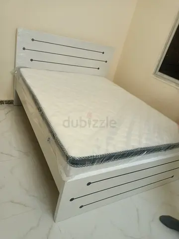 Hi available queen size bed frame brand new