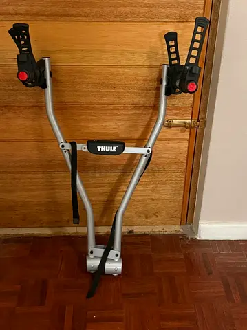 Thule Trunk-Mounted Bike Rack (Fits 2 Bikes) - Good Condition
