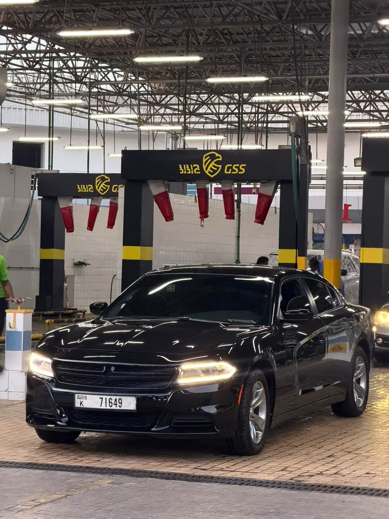 Dodge Charger 2018 — photo 1 of 5