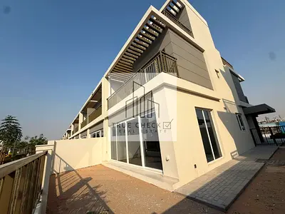 Brand New Unit | Unfurnished | Middle Corner | Vacant