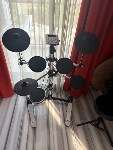 Electronic Drum Kit with Mesh-style Pads - Complete Set