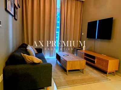 TWO BEDROOM | CLASSIC FURNISHED | MID FLOOR | CANAL VIEW