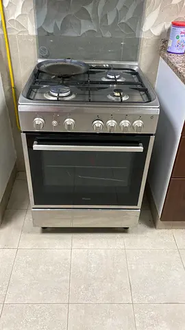 Whirlpool Freestanding Gas Cooker with 4 Burners