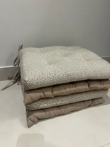 Set of 4 Beige Chair Cushions with Ties
