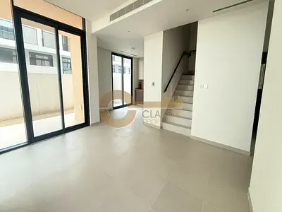 CORNER UNIT | PRIVATE GARDEN | MODERN LAYOUT