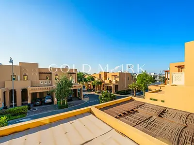 Garden View | Upgraded | Vacant | Huge Layout