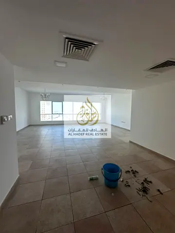 🏡 3 Bedroom Hall Apartment for Annual Rent in Al Majaz 2 – Sharjah | Free Air Conditioning | Free