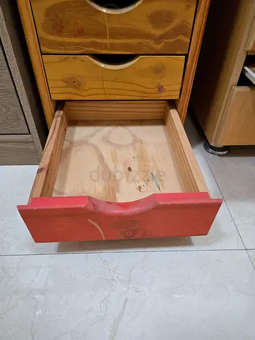 Chest of drawers for free
