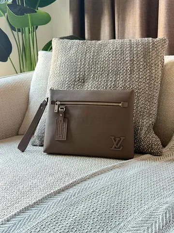 Louis Vuitton Pouch For Men’s