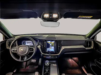 2023 Volvo XC60 — фото 9