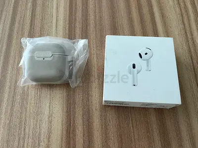Airpods 4 (ANC) with Spigen Case