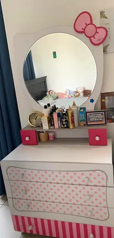 Dressing Table for sale.