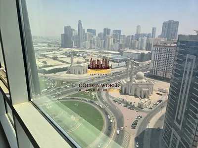 🔥 فرصة مميزة للإيجار في التعاون داخل برج راقٍ! شقة غرفتين وصالة بتصميم عصري ومساحات واسعة توفر الراحة والخصوصية، موقع حيوي قريب من جميع الخدمات، تشطي