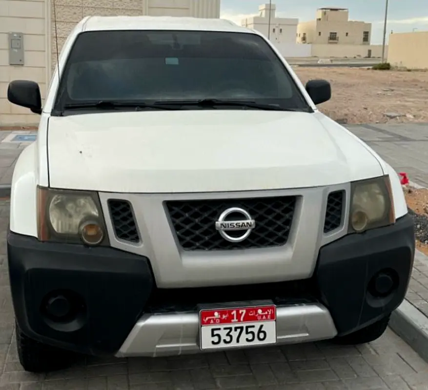 Nissan Xterra 2013 — photo 1 of 2