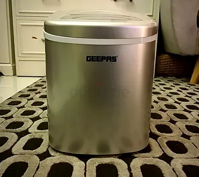 Geepas Ice cube maker