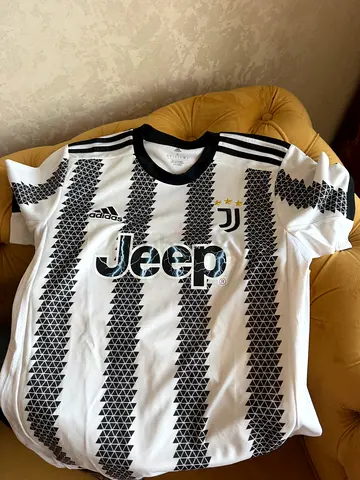 Juventus 2022/23 Home Football Jersey - Size Large (Adidas)