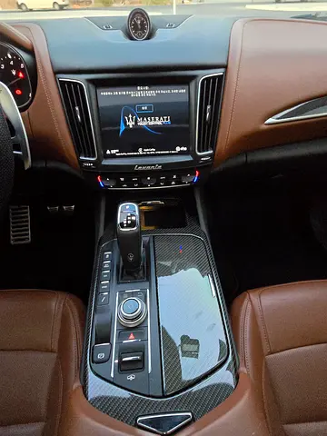 2021 Maserati LEVANTE — фото 16