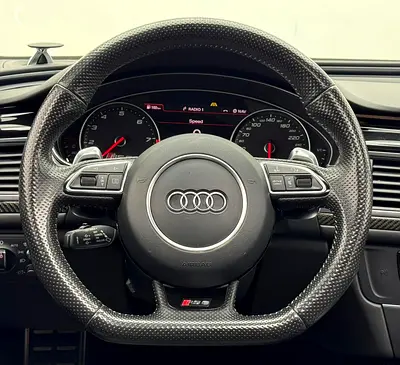صورة 9 لـ 2017 AUDI RS6