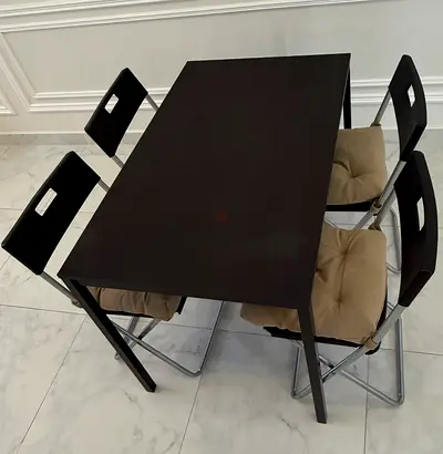 طاوله طعام مع 4 كراسي