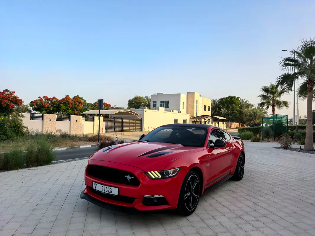 Ford Mustang 2017 — photo 1 of 17