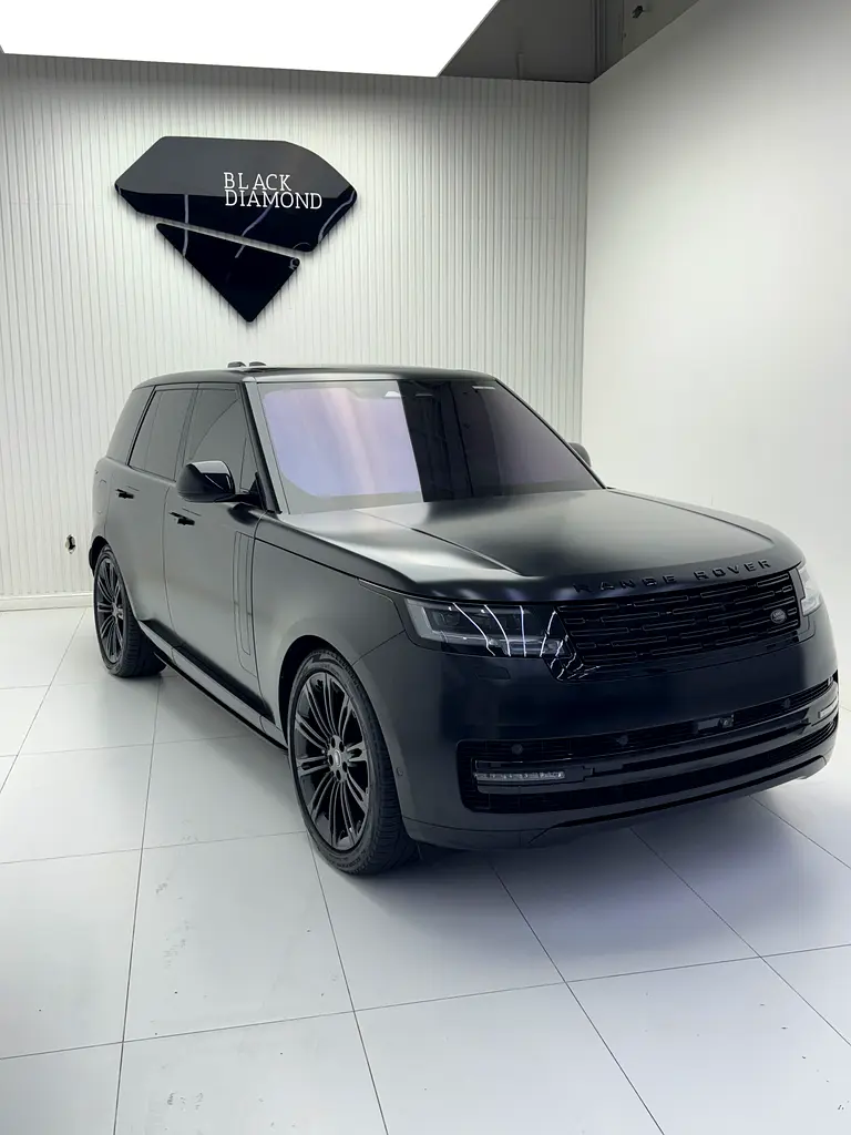 Land Rover Range Rover 2023 — photo 1 of 18