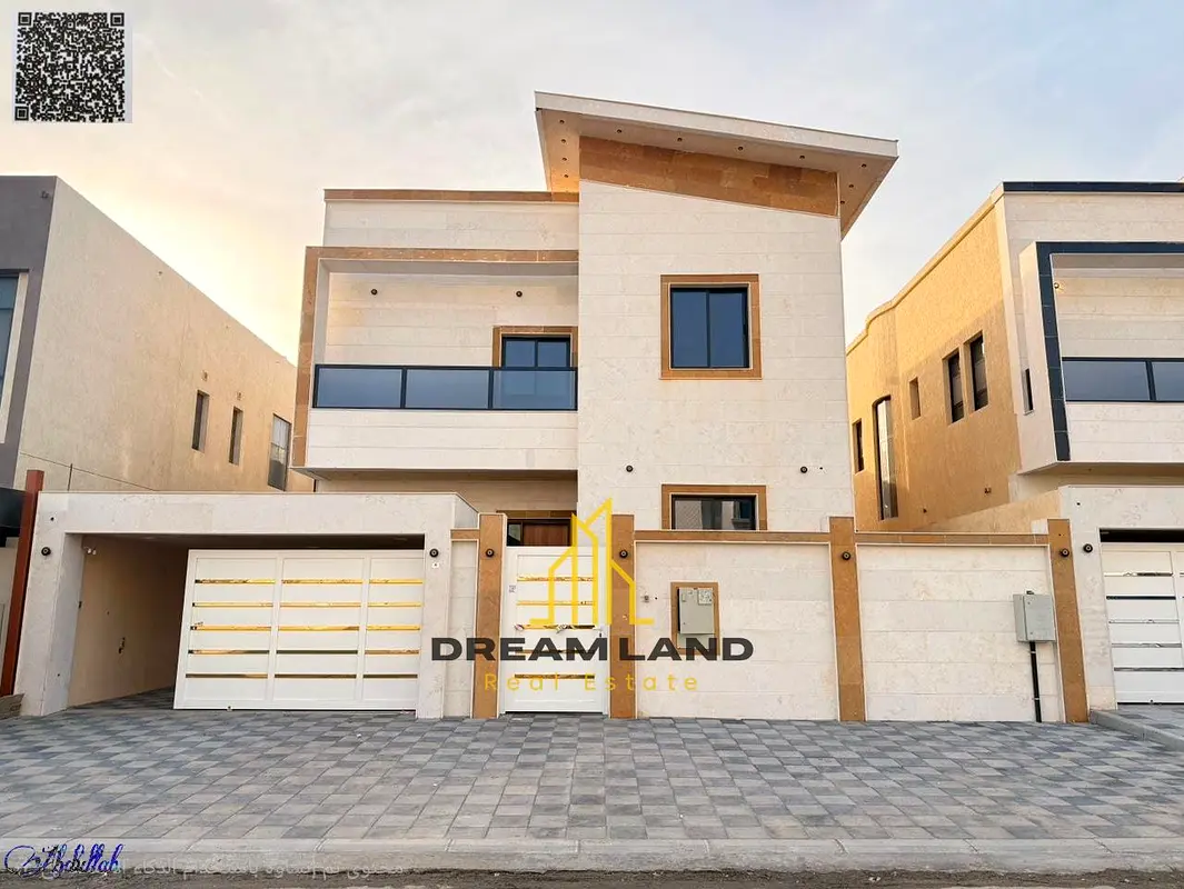 For sale in a prime location, with luxurious finishes. Consists of: Two spacious living rooms with