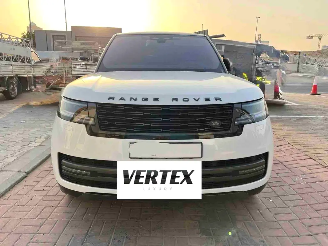 Land Rover Range Rover 2023 — photo 1 of 10