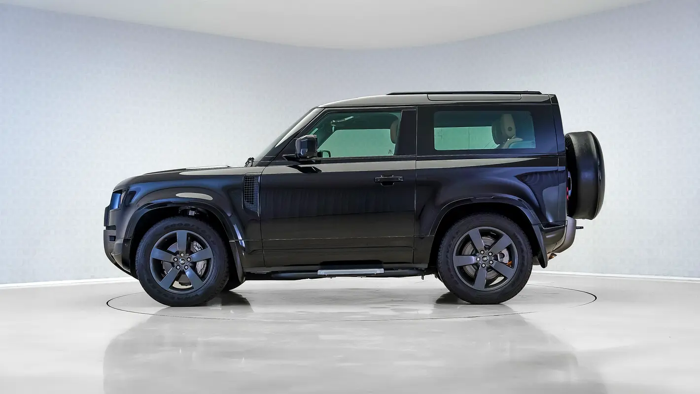 لاند روڤر ديفندر 2025