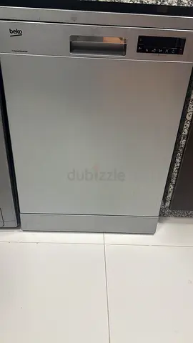 Stainless steel built-in dishwasher in good working condition