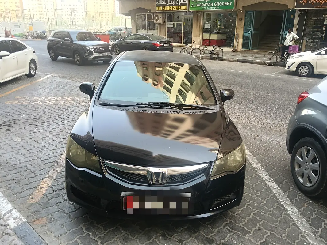 Honda Civic 2010 — photo 1 of 5