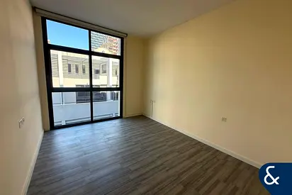 Corner 2 Beds | Pool & Gym Level | 2 Parking